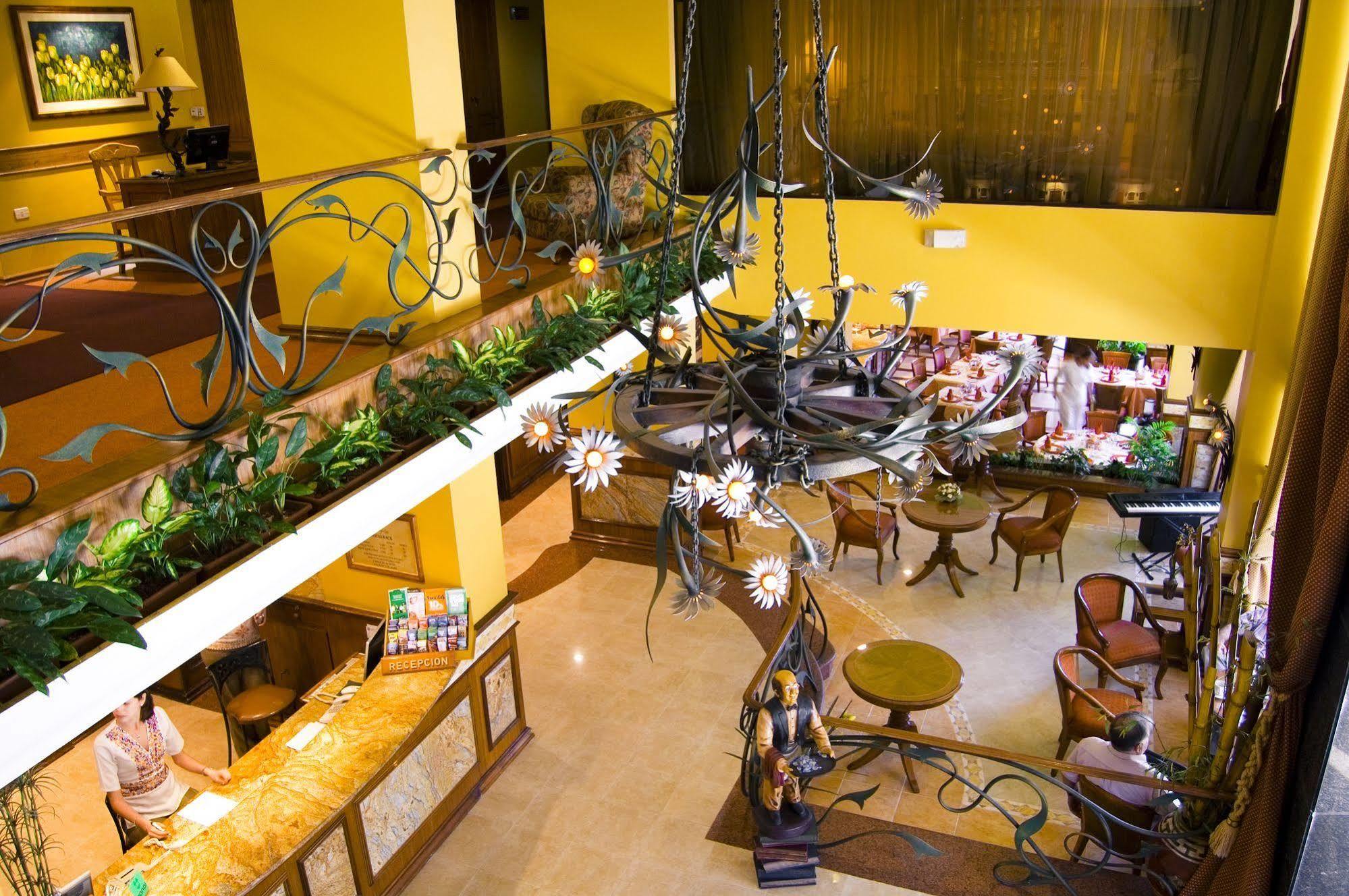 Hotel Las Margaritas อะซุนซิออง ภายนอก รูปภาพ