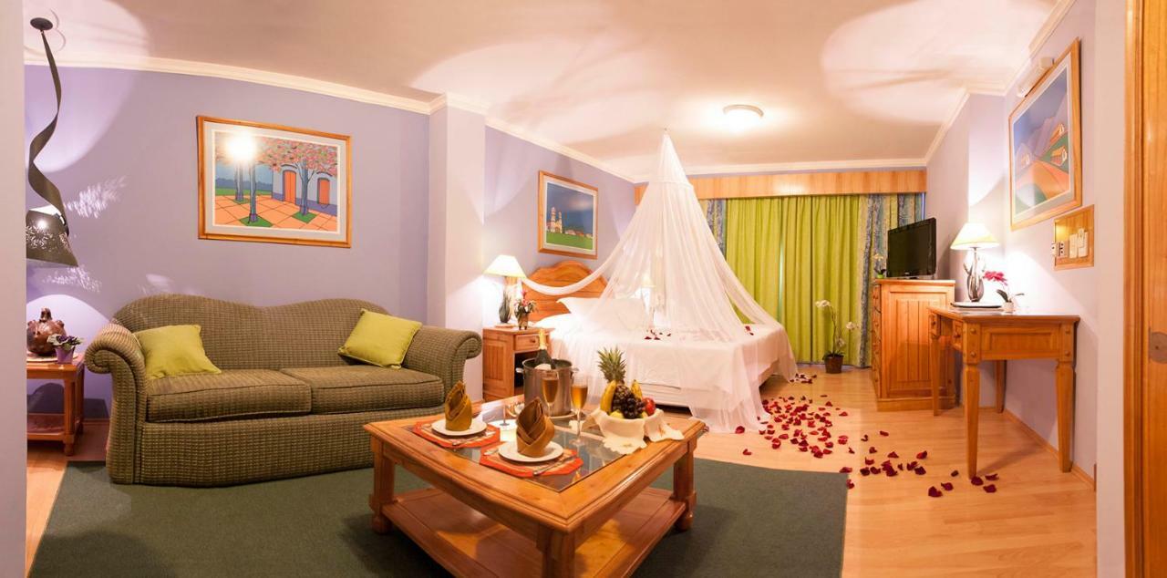 Hotel Las Margaritas อะซุนซิออง ภายนอก รูปภาพ